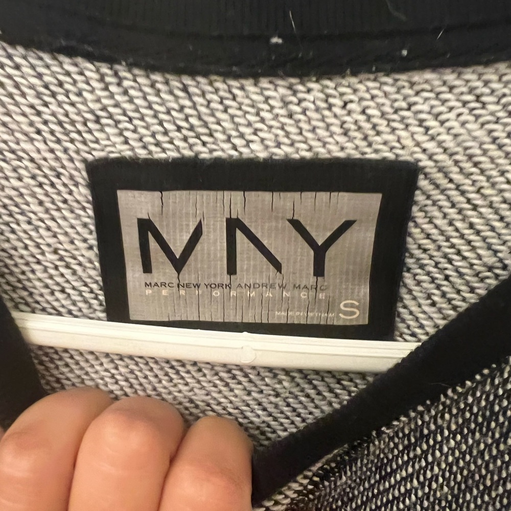 Performance sweatshirt - Picture 3 of 4